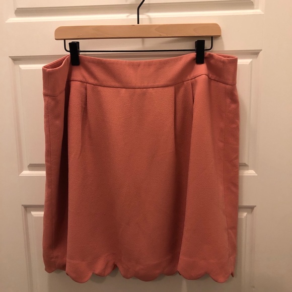 Perfect pink flowy skirt with scalloped hem! - Picture 1 of 3